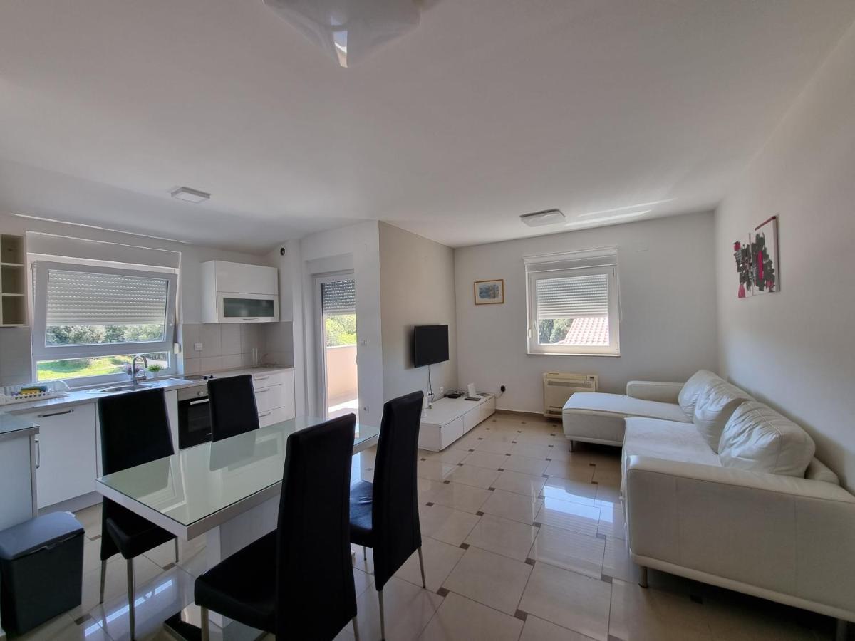 Apartment Matea Banjole Exterior photo